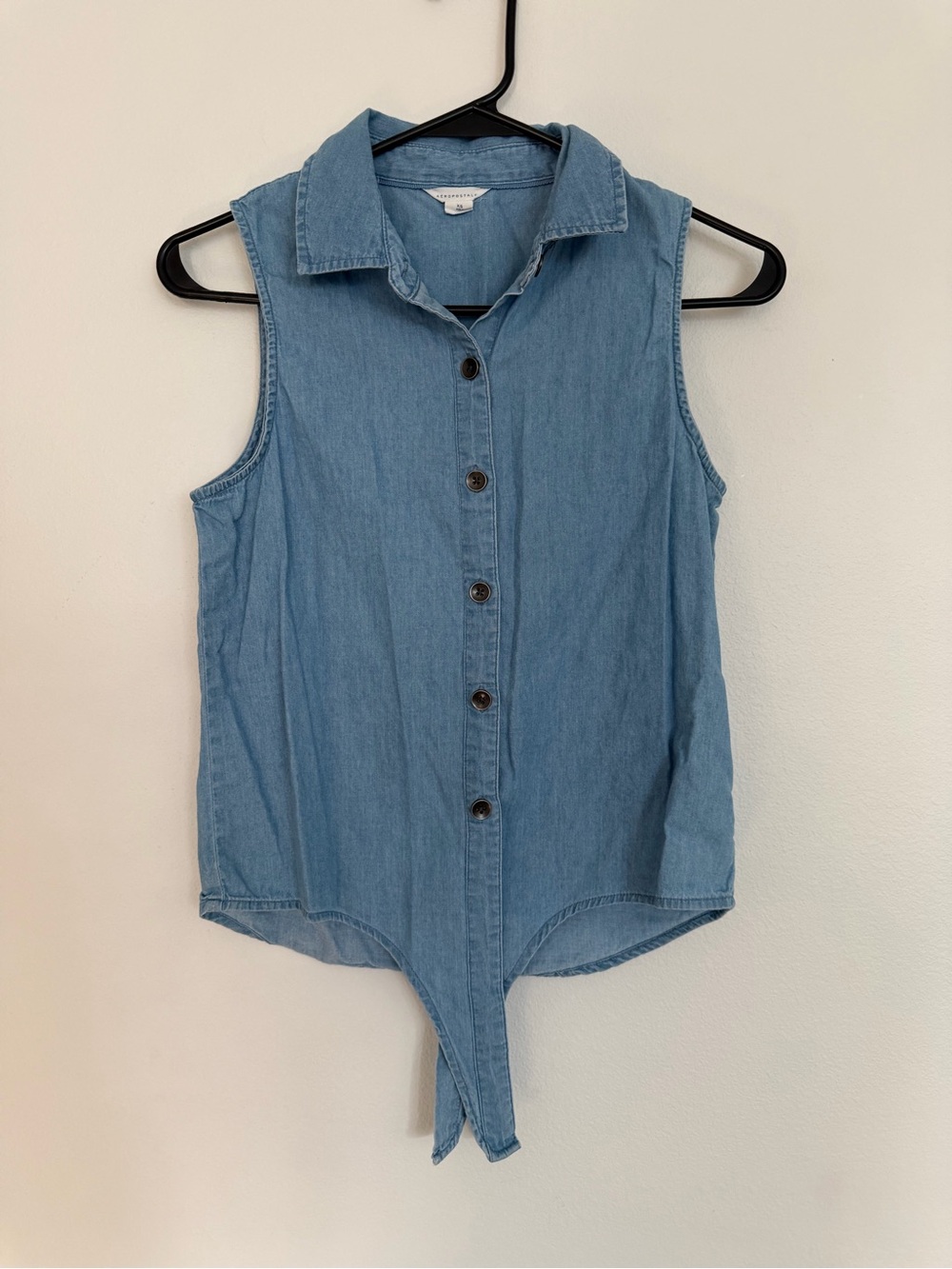 Aeropostale Sleeveless Light Blue Denim Tie-Front Shirt - Unknown Brand